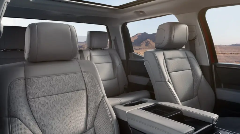 Toyota Tundra interior and seats latest model