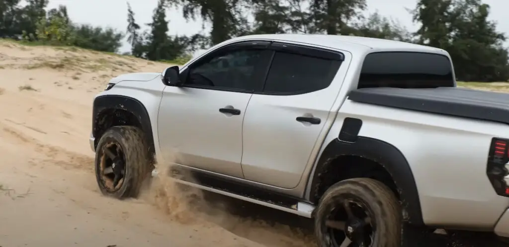 Kumho Road Venture AT52 Sand