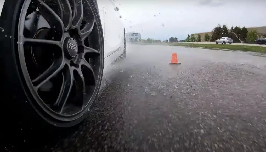 Pirelli P ZERO (PZ4) wet