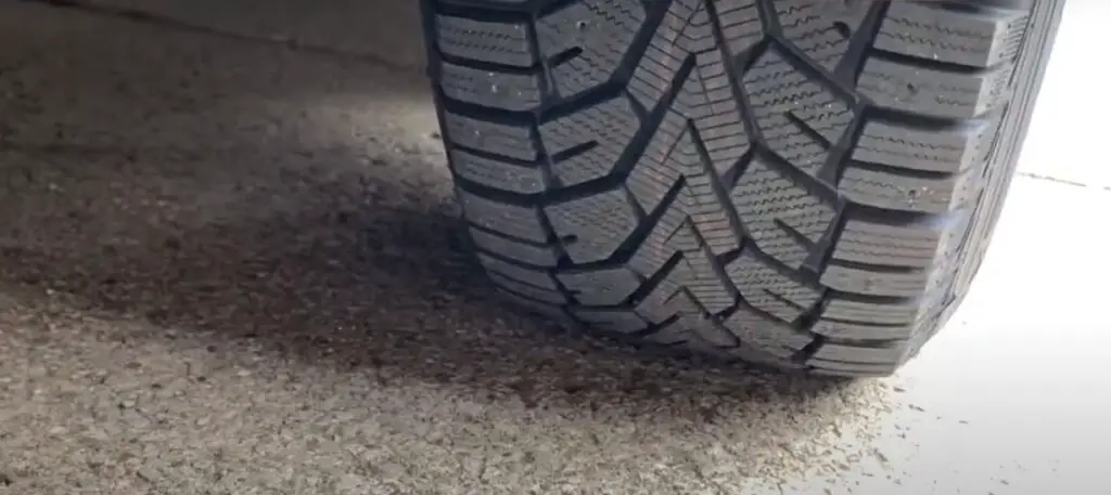 Arctic 12 ICE Tread