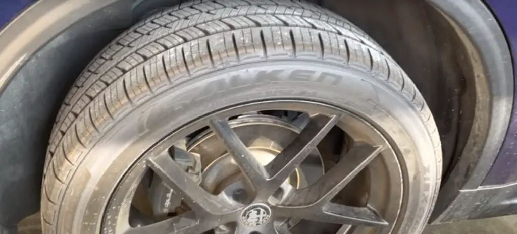 CT60 A/S tread